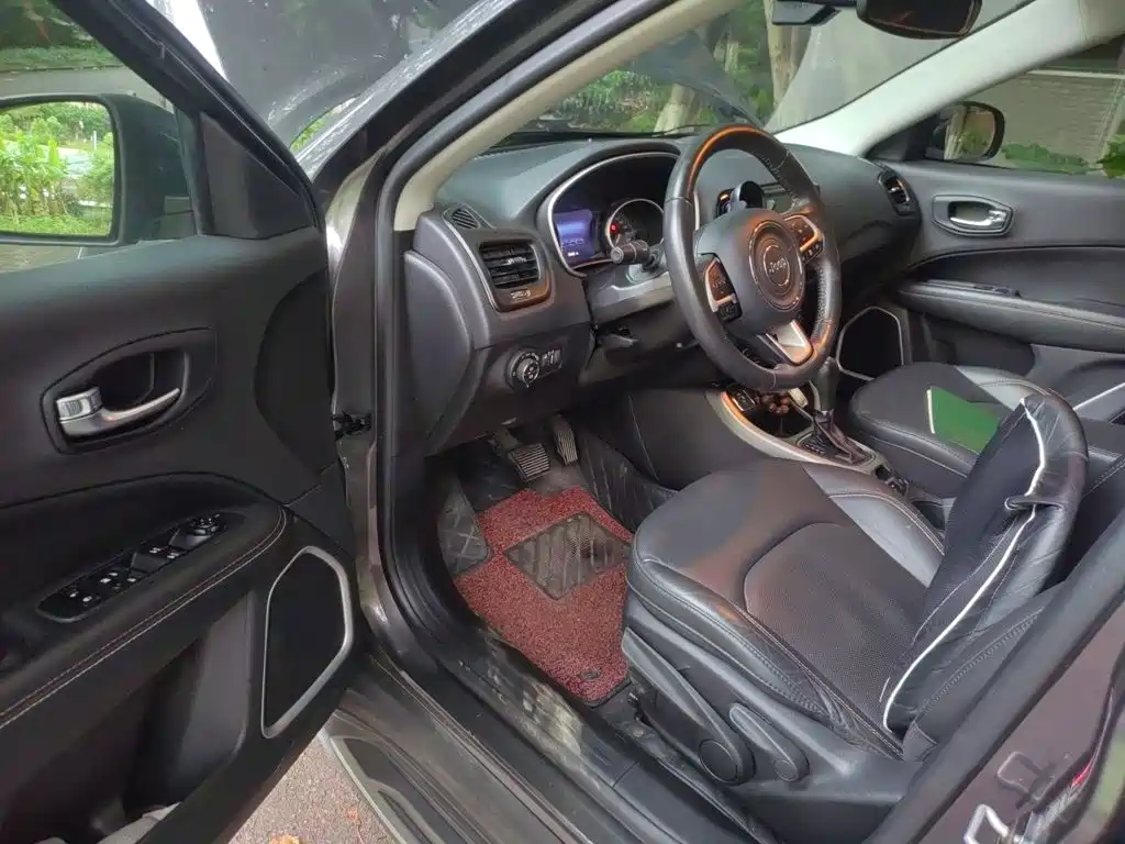 Jeep Compass — миниатюра 17