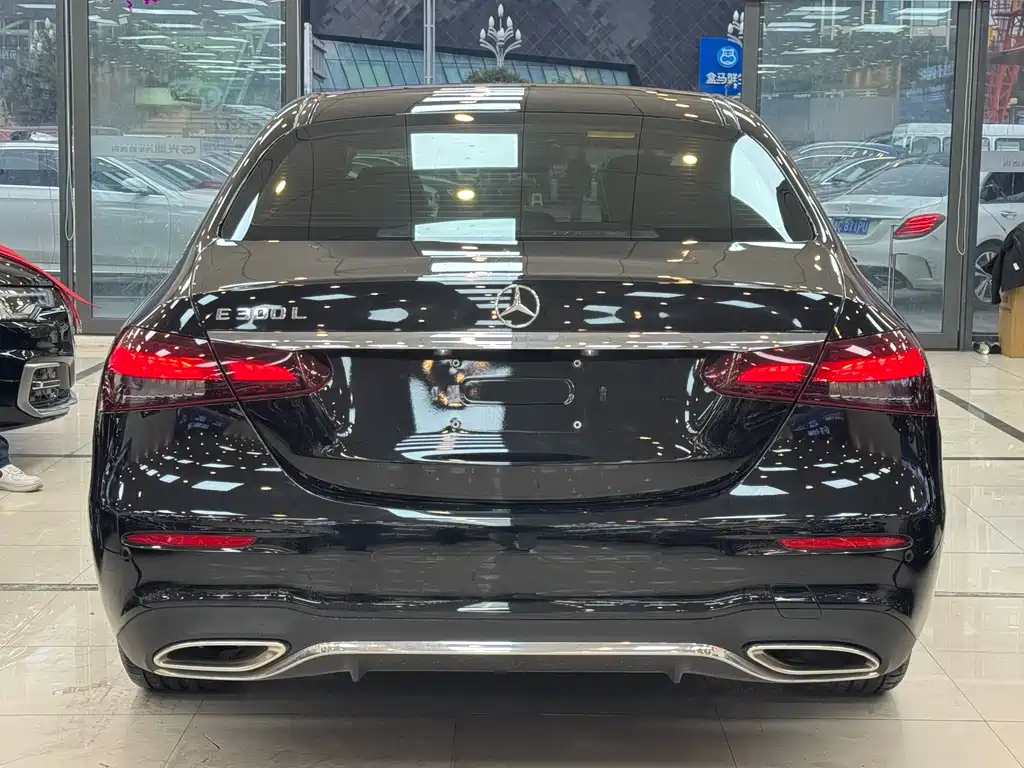 MERCEDES-BENZ E CLASS