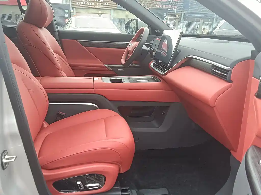 Dongfeng eπ008 2024 636Max Electric 6 мест