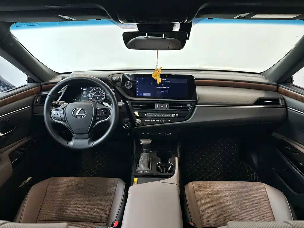 Lexus ES — миниатюра 8