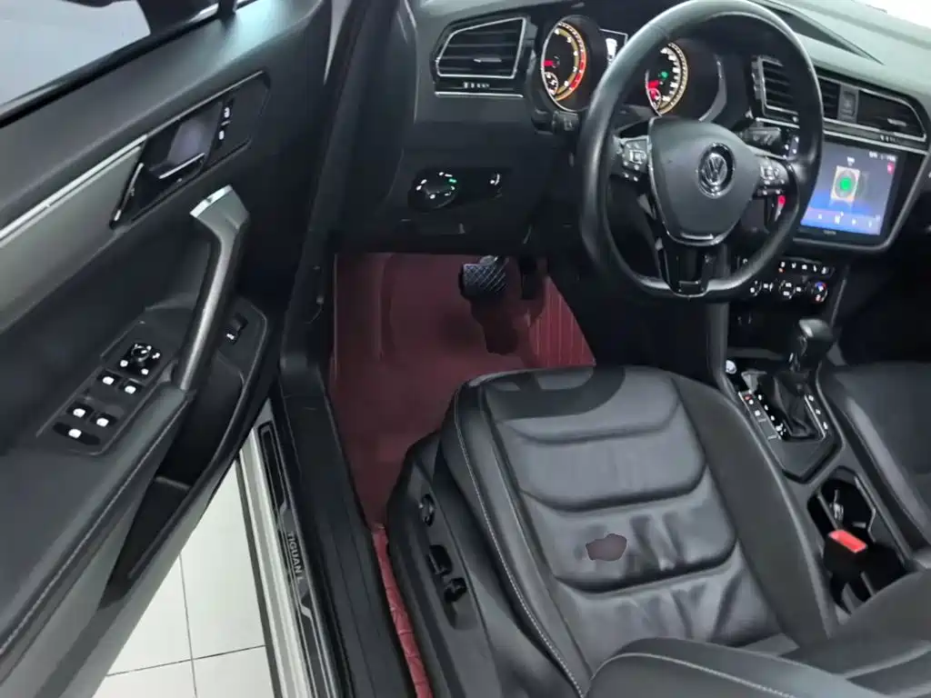 Volkswagen Tiguan L — миниатюра 16