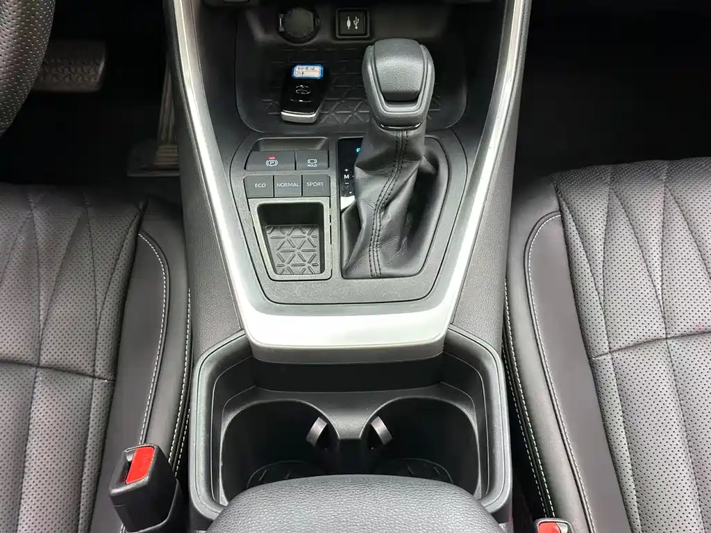 Toyota RAV4 — миниатюра 20