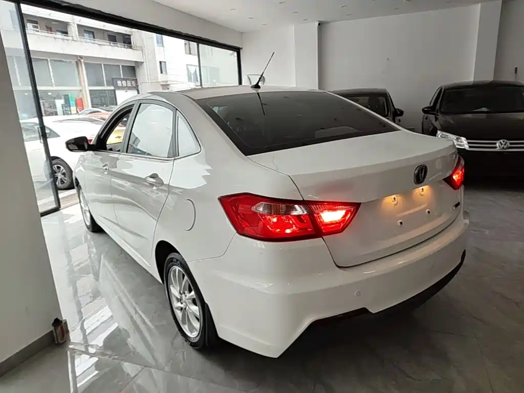 Changan V7 — миниатюра 5