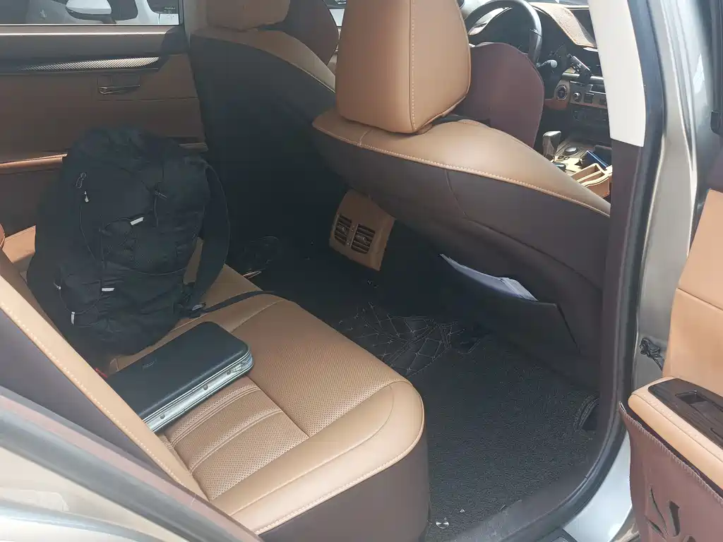 Lexus ES 2015 300h Comfort