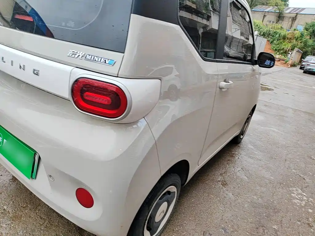 Wuling MINIEV — миниатюра 8