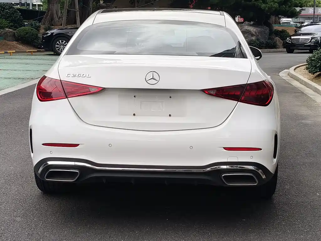 Mercedes-Benz C-Class — миниатюра 16