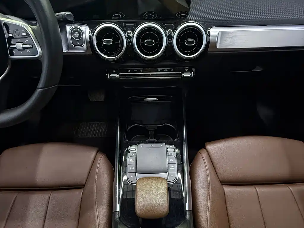 Mercedes-Benz GLB — миниатюра 9