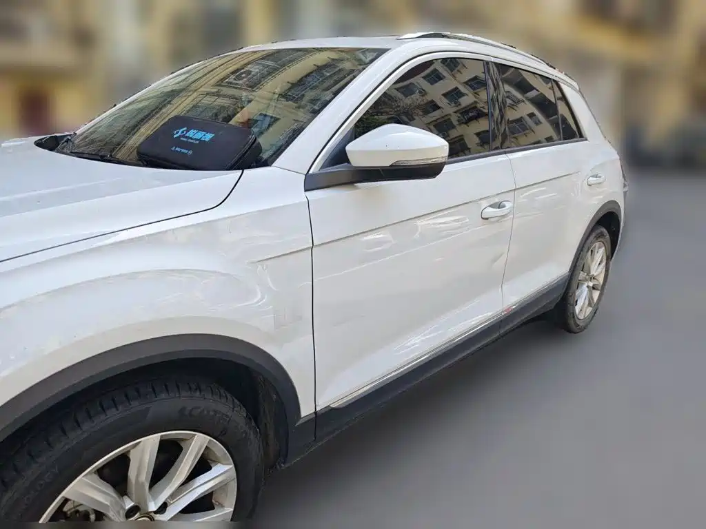 Volkswagen T-Roc — миниатюра 2