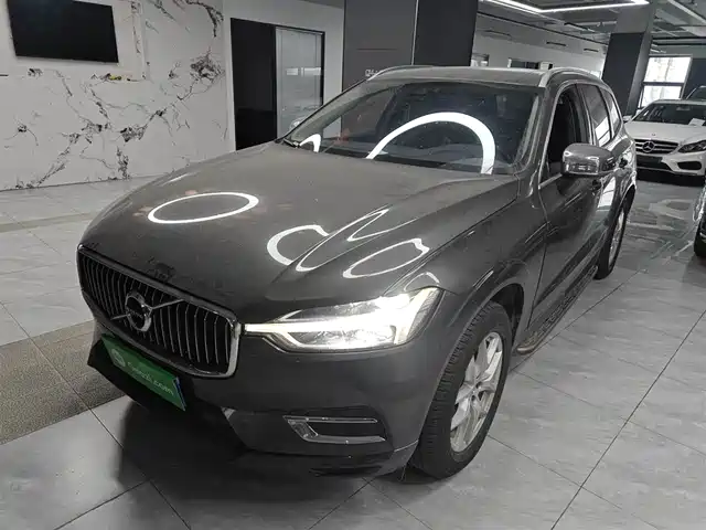 VOLVO XC60 2018