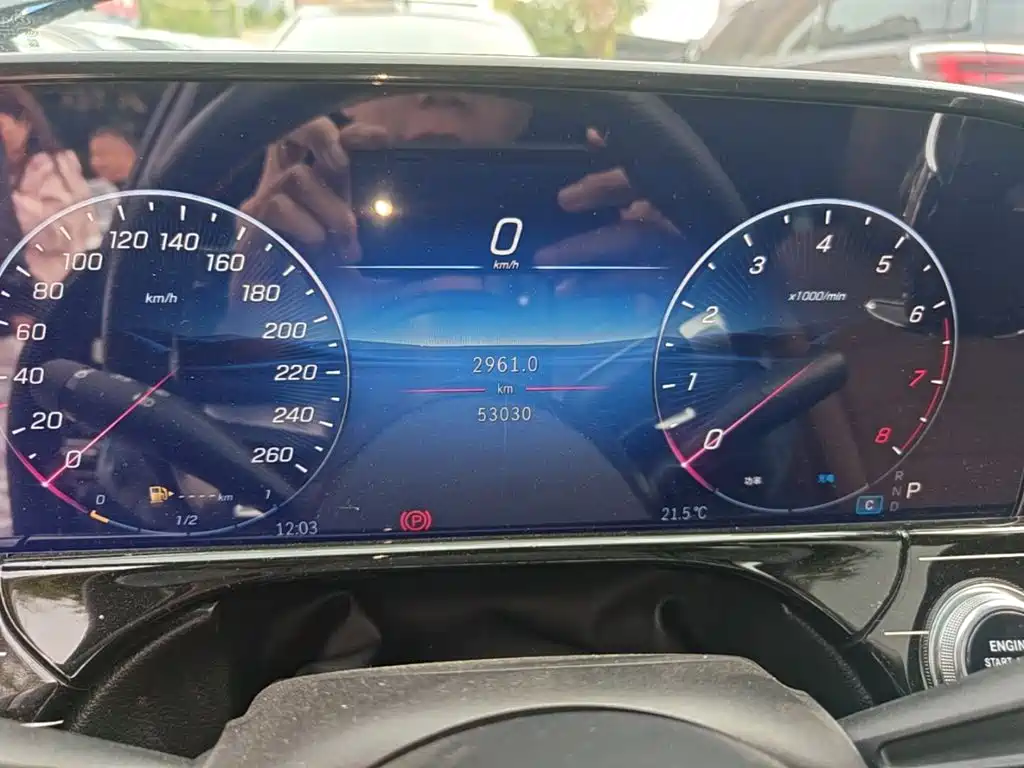 Mercedes-Benz E-Class — миниатюра 12