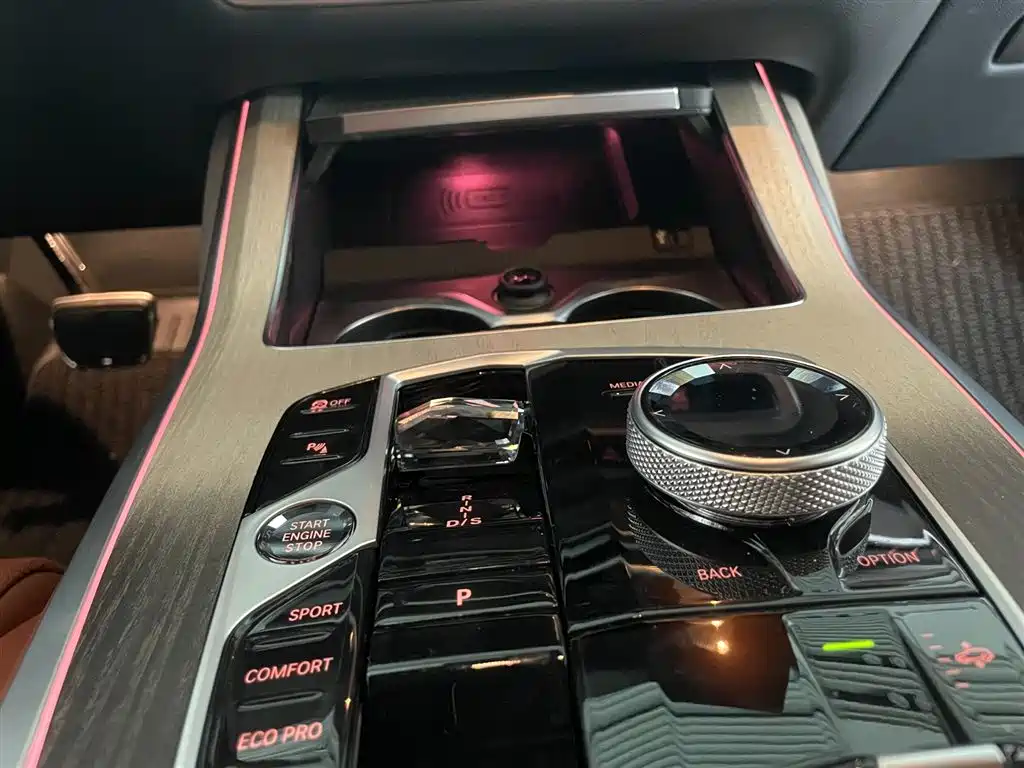 BMW X7 — миниатюра 12
