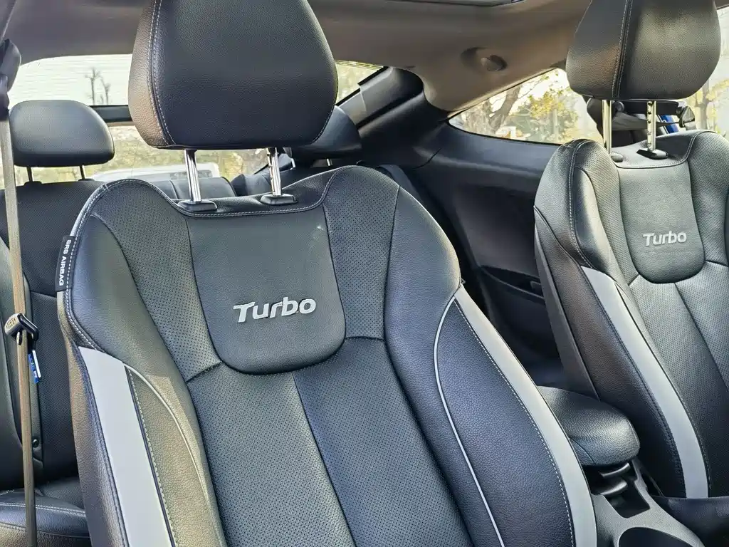 Hyundai Veloster 1.6T Auto Luxury Edition, фото 11