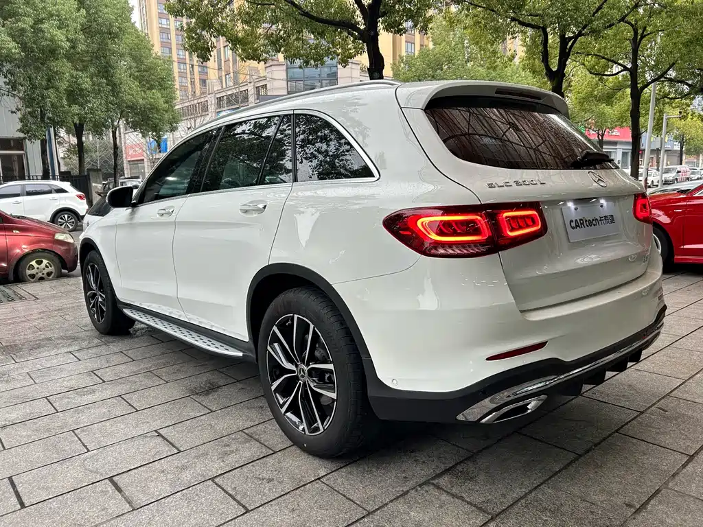 MERCEDES-BENZ GLC