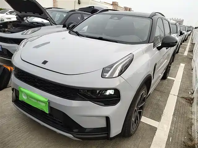 2023 Lynk & Co 01