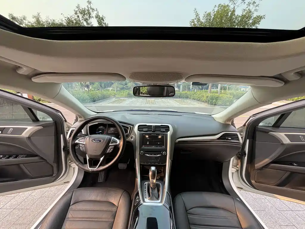 Ford Mondeo — миниатюра 6