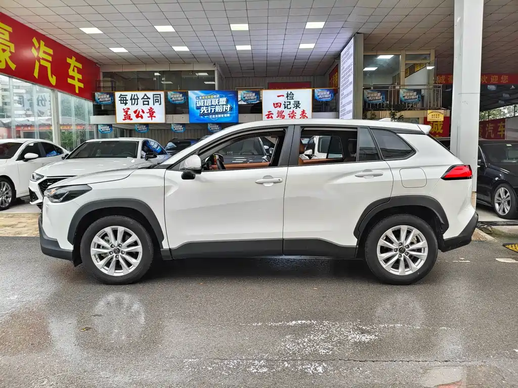 Toyota Corolla Cross — миниатюра 10