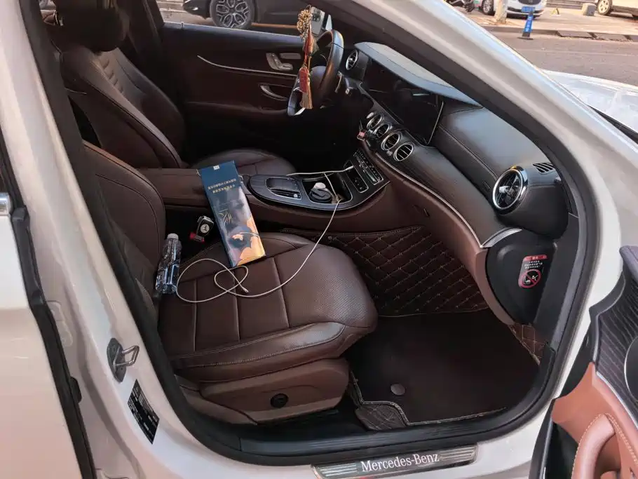 Mercedes-Benz E-Class — миниатюра 8