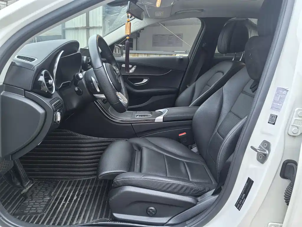 Mercedes-Benz C-Class — миниатюра 5