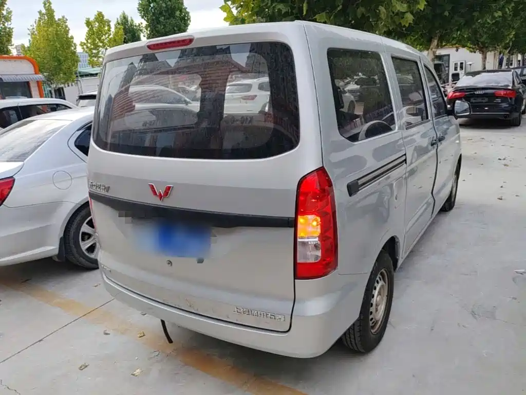 Wuling Hongguang V — миниатюра 7
