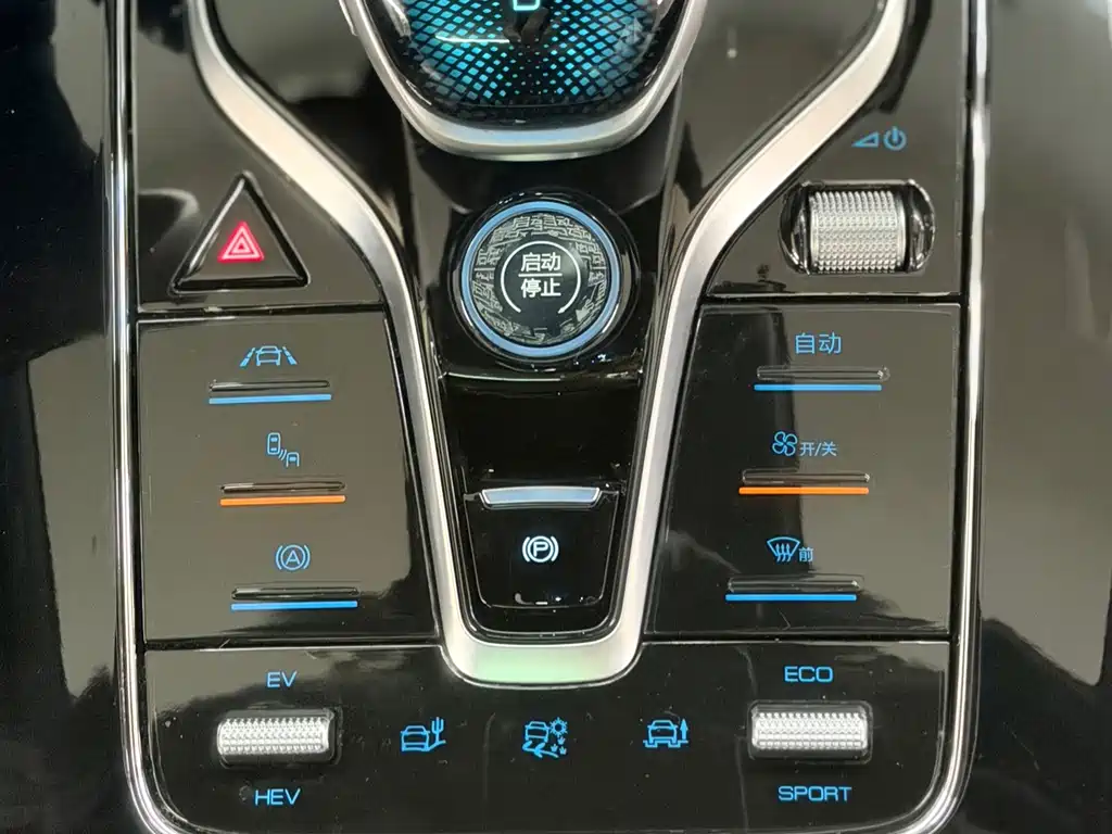 BYD Tang New Energy — миниатюра 17