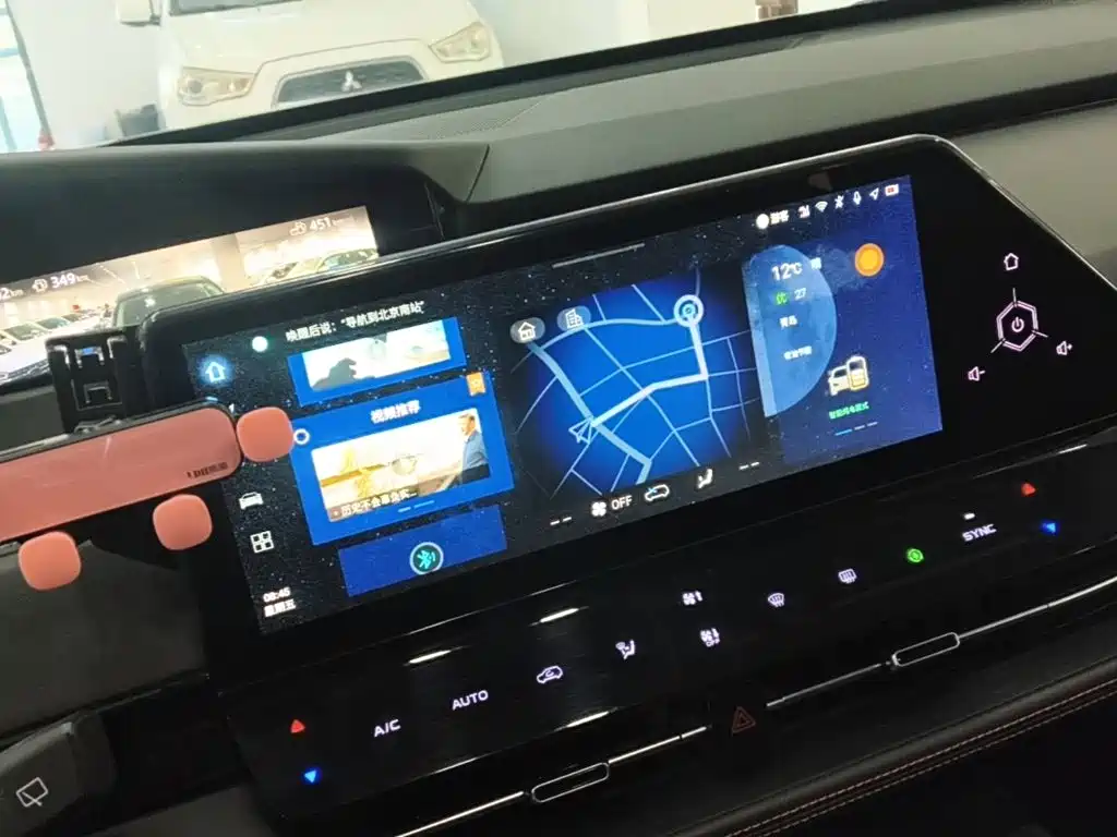 Changan UNI-K iDD — миниатюра 13