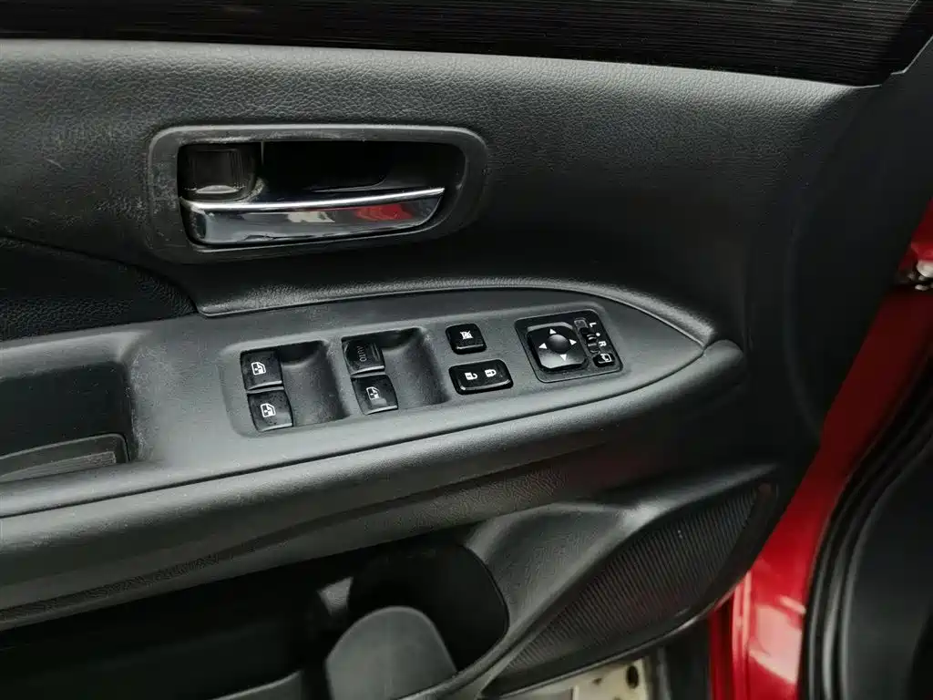 Mitsubishi Outlander 2018 2.0L 5 мест