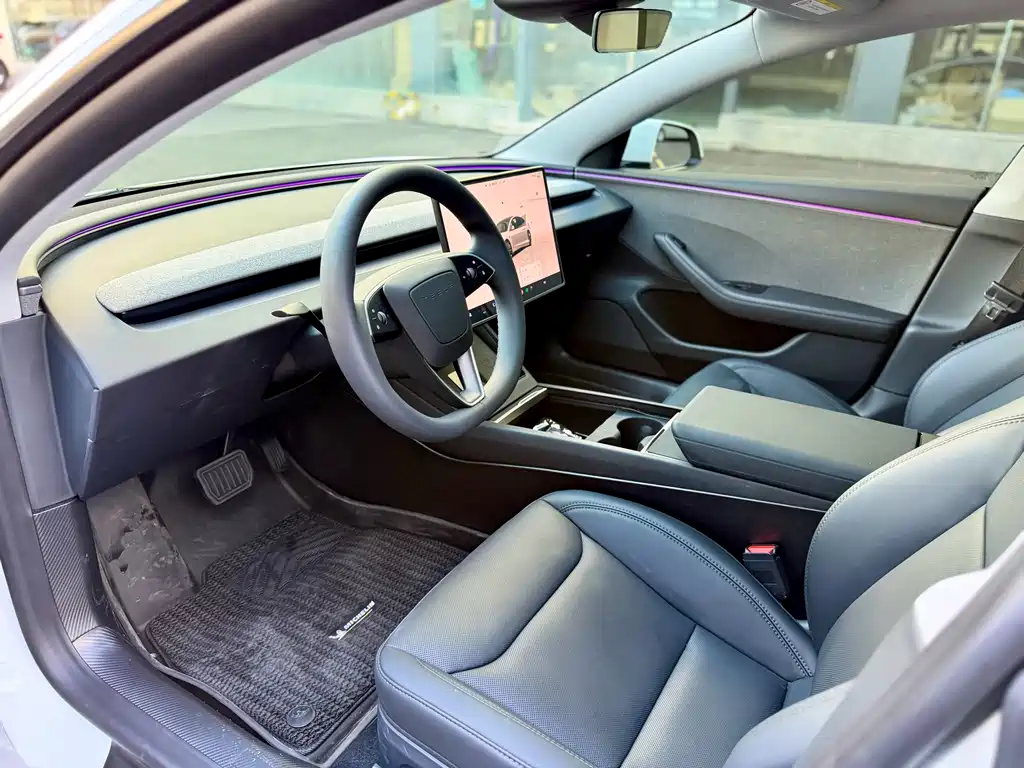 Tesla Model 3 — миниатюра 8