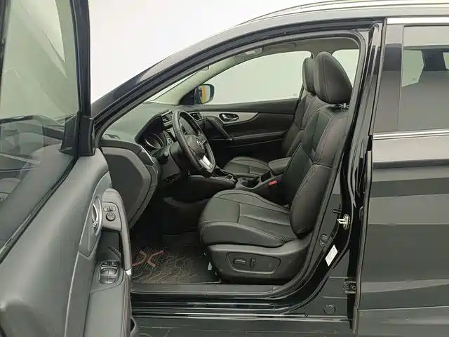 Nissan Qashqai — миниатюра 12