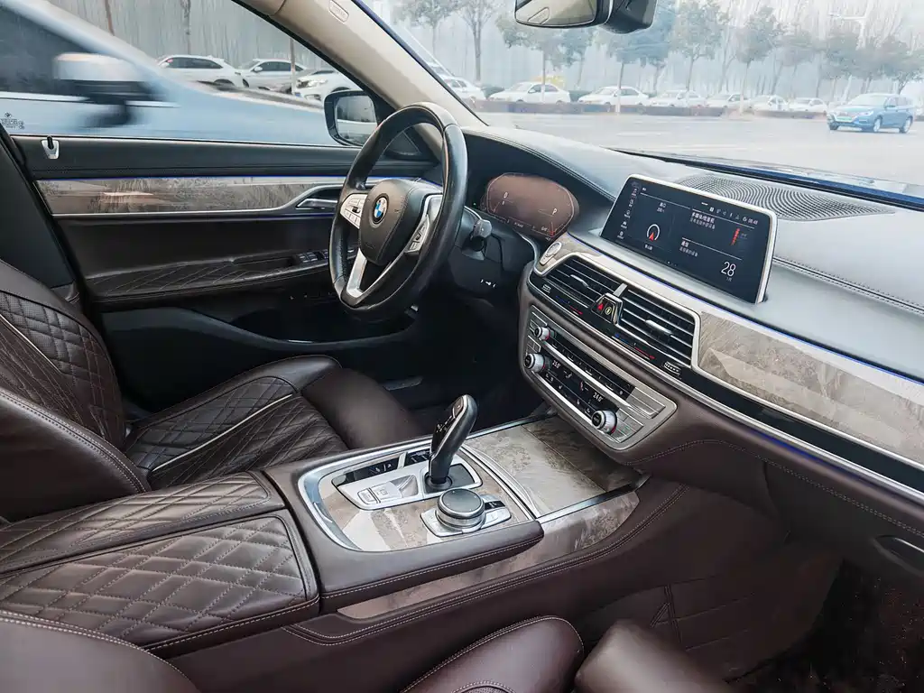 BMW 7 SERIES