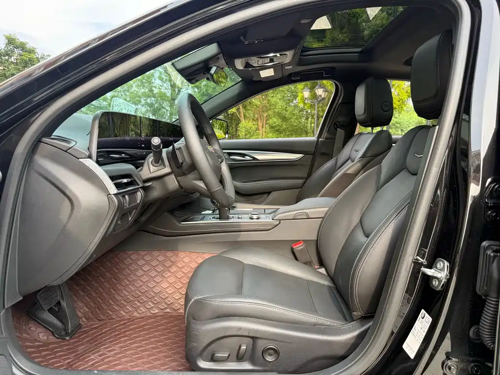 Cadillac CT5 — миниатюра 8