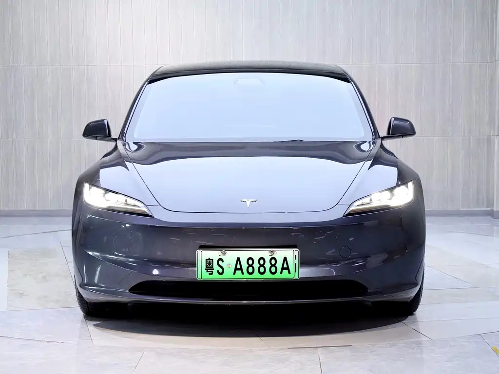 Tesla Model 3 — миниатюра 2