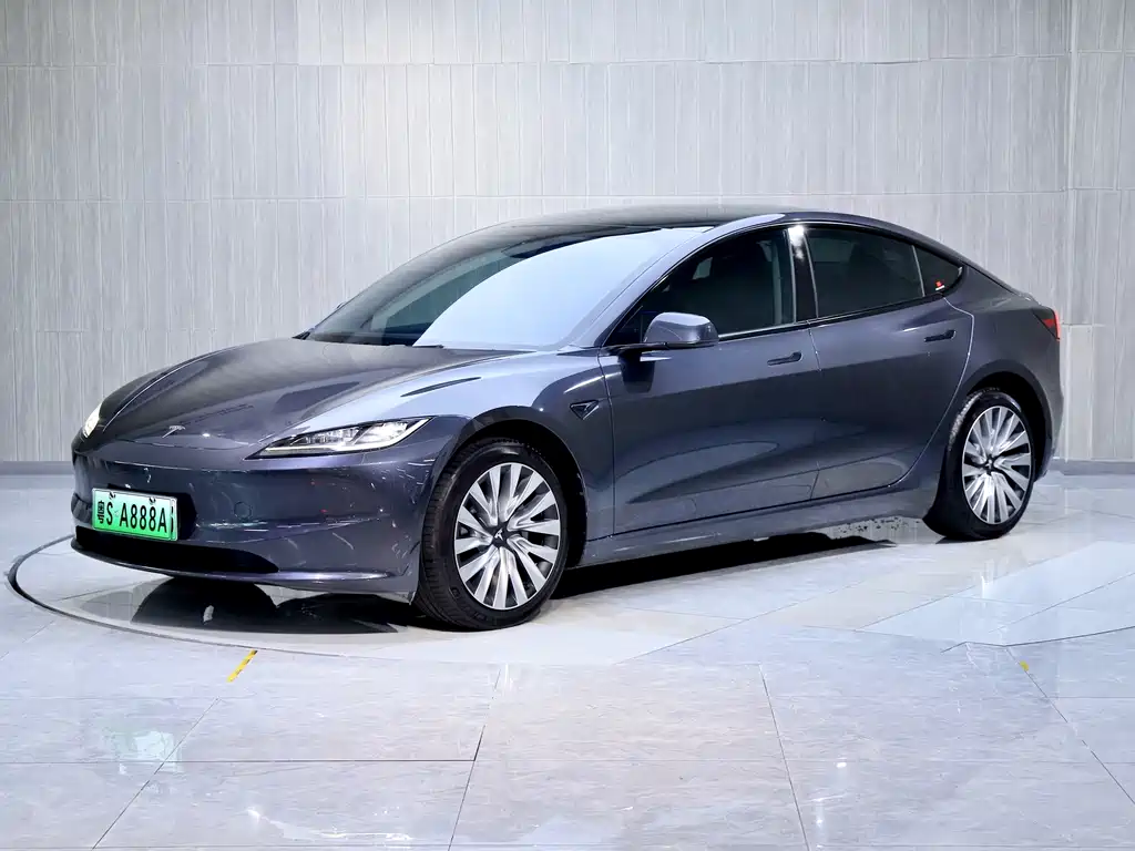Tesla Model 3 — миниатюра 9
