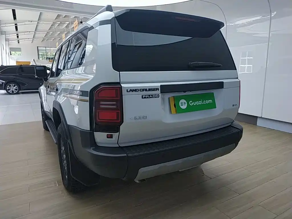 Toyota Land Cruiser Prado 2025 2.4T TX 5 мест