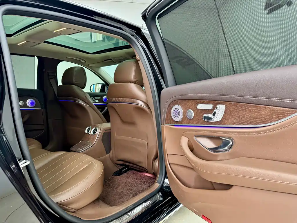 Mercedes-Benz E-Class — миниатюра 12