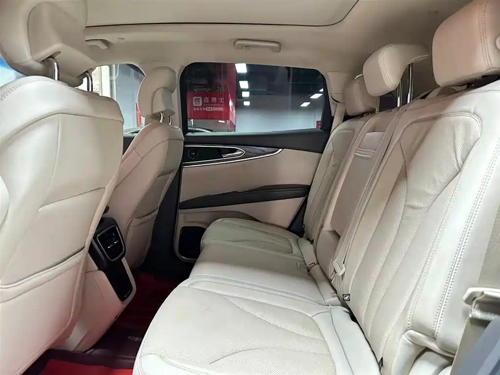 Lincoln Nautilus 2019 2.0T V