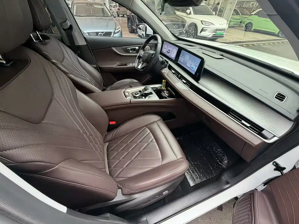 Chery Tiggo 8 PRO — миниатюра 4