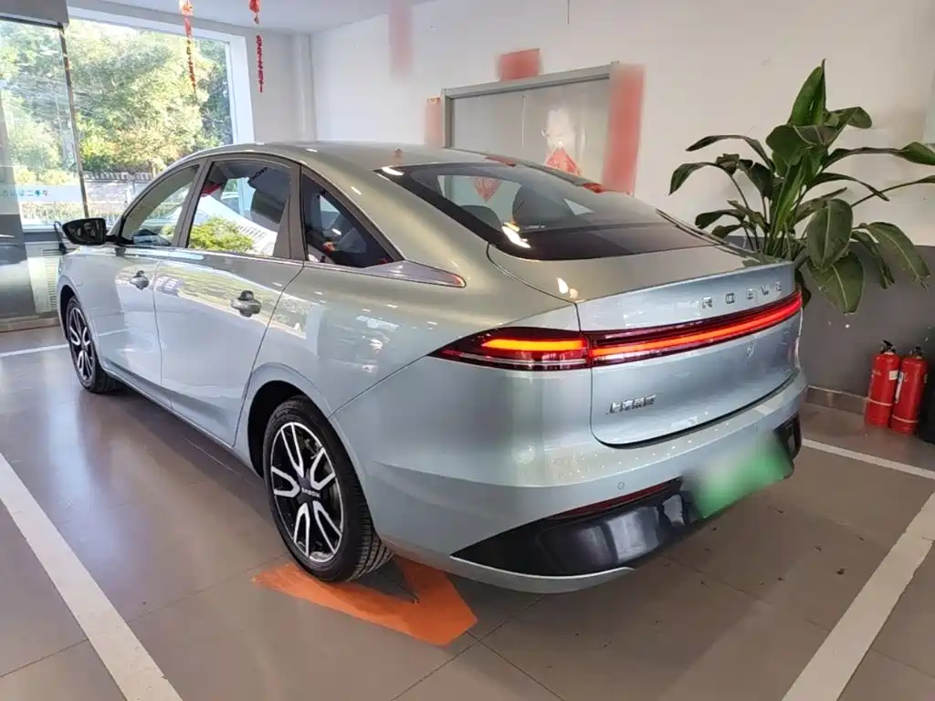 Roewe D6 — миниатюра 5