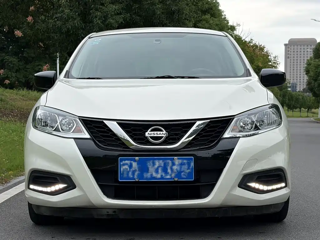 Nissan Tiida — миниатюра 3