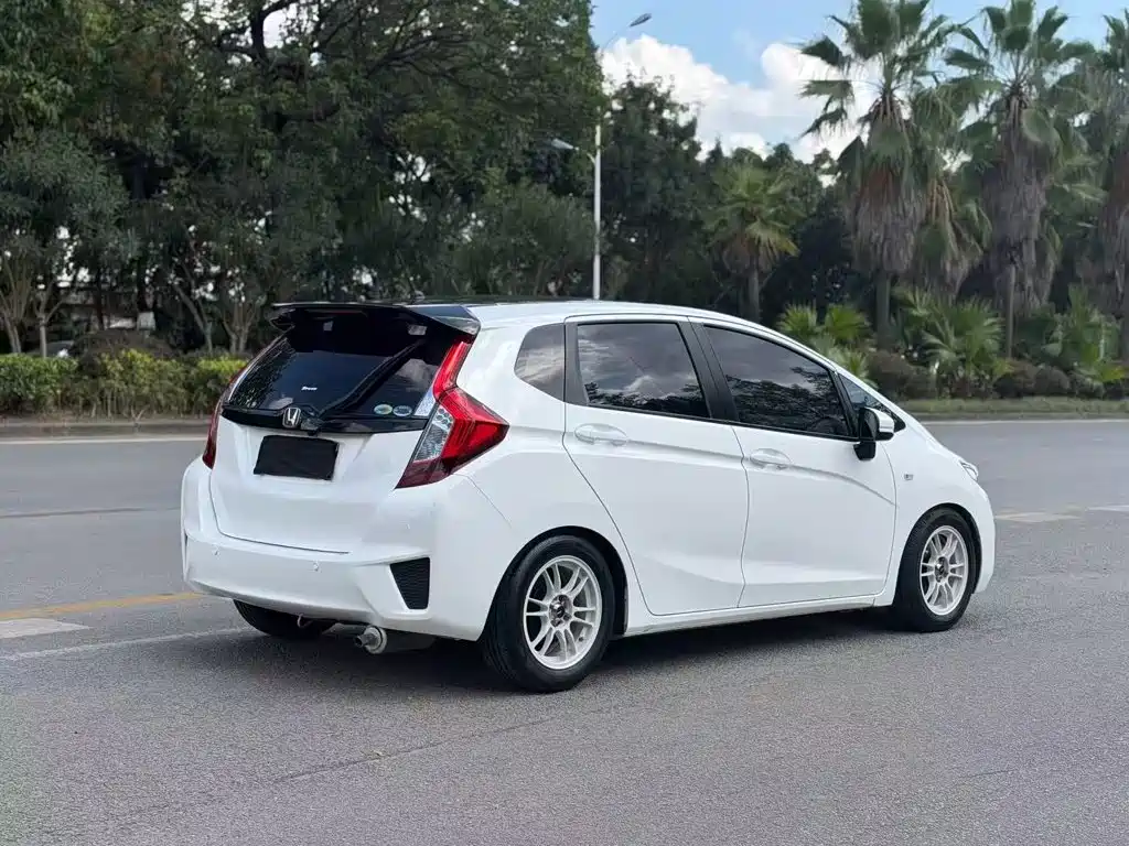 Honda Fit — миниатюра 7
