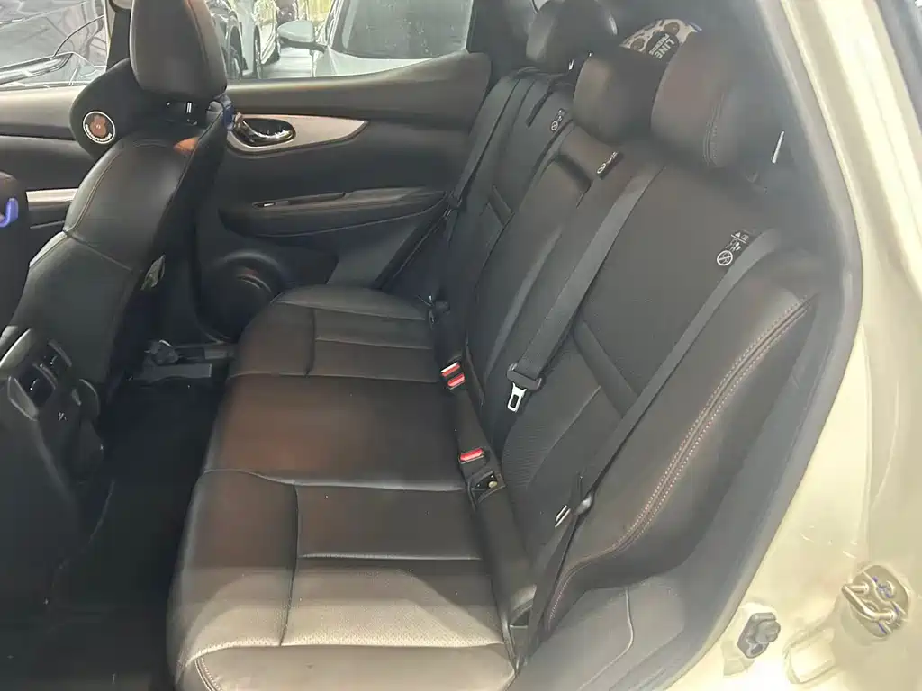 Nissan Qashqai — миниатюра 13