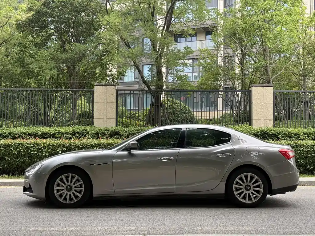 Maserati Ghibli — миниатюра 6
