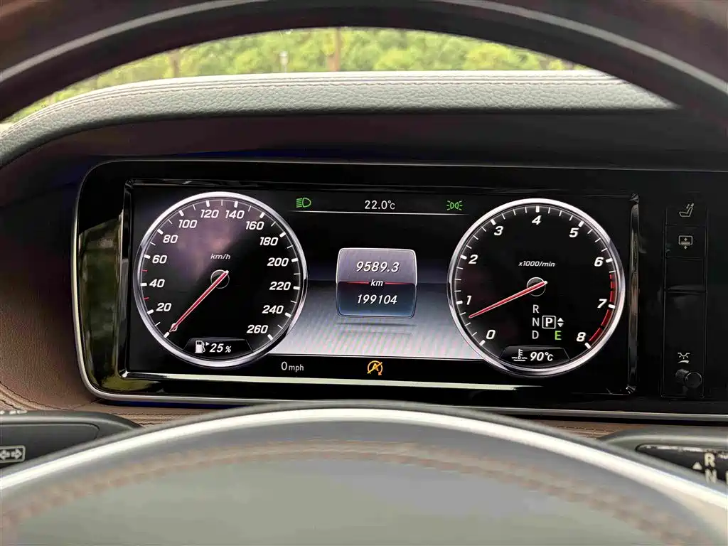 Mercedes-Benz S-Class — миниатюра 9
