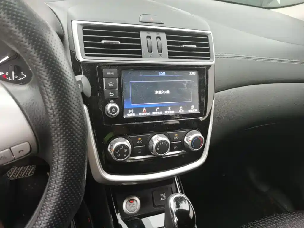 Nissan Tiida — миниатюра 6