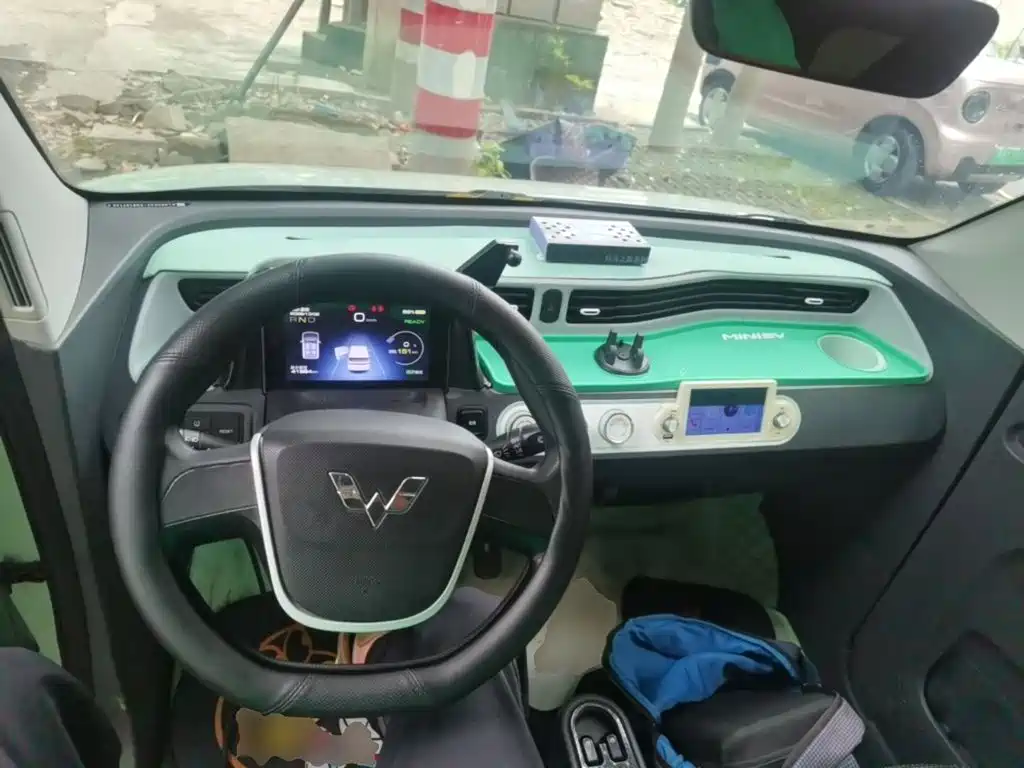 Wuling MINIEV — миниатюра 10