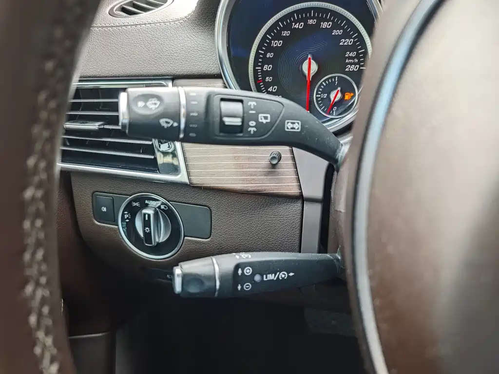 Mercedes-Benz GLE (Import) — миниатюра 17
