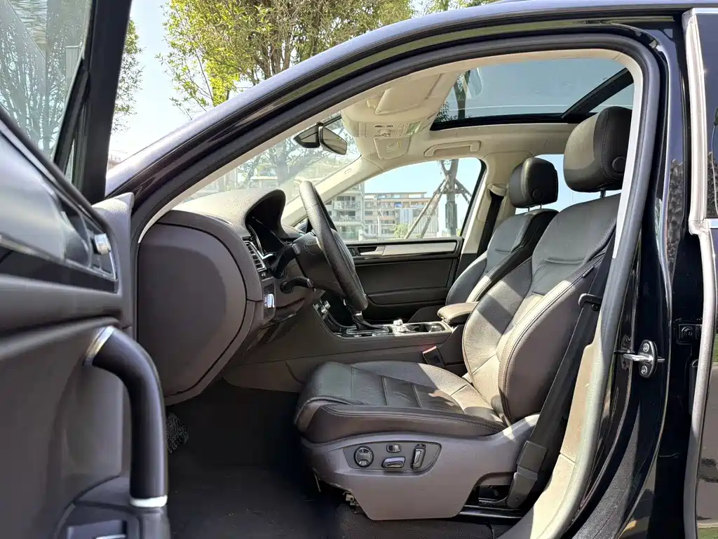 Volkswagen Touareg — миниатюра 7