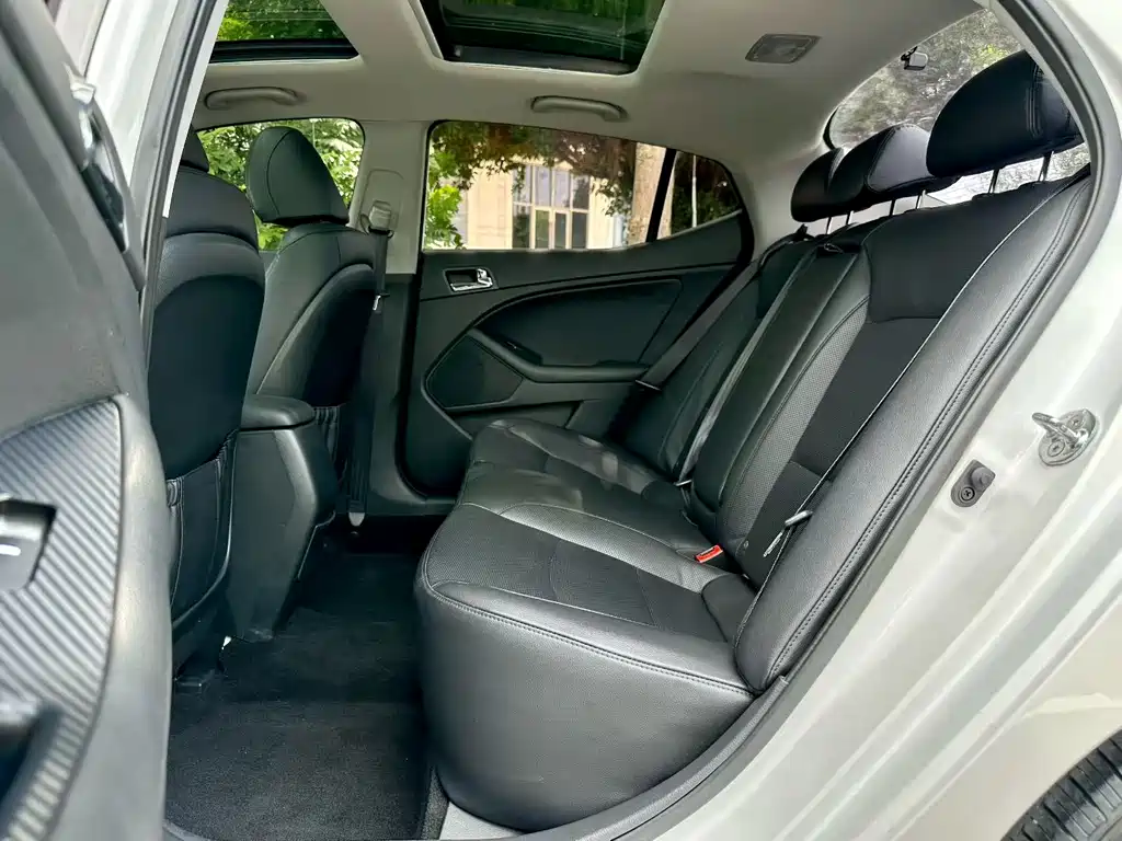 Kia K5 2014 2.0L AT LUXURY
