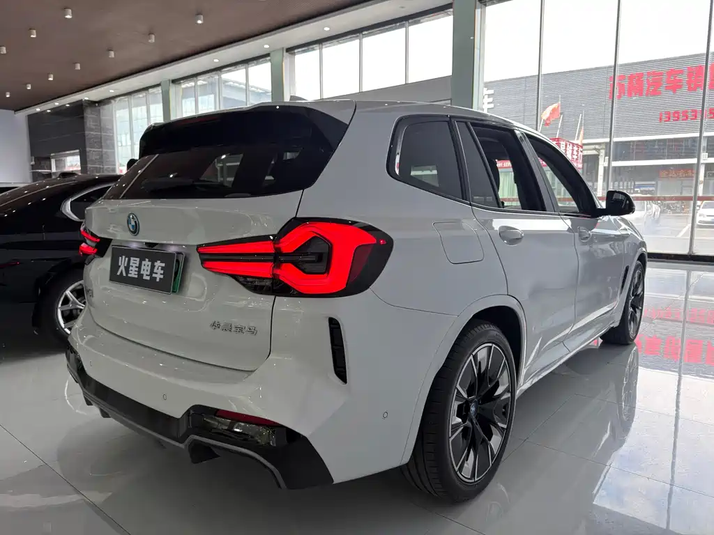 BMW iX3 — миниатюра 18