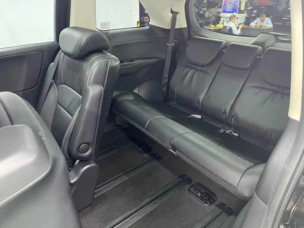 Honda Elysion — миниатюра 10