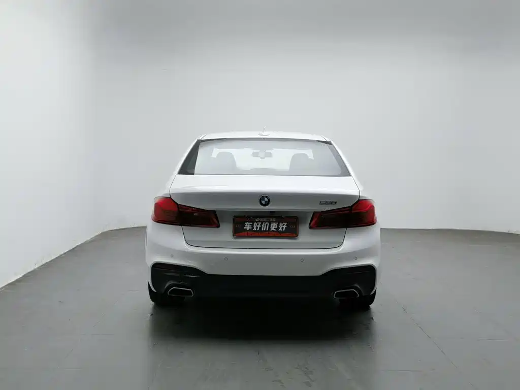BMW 5 Series — миниатюра 4